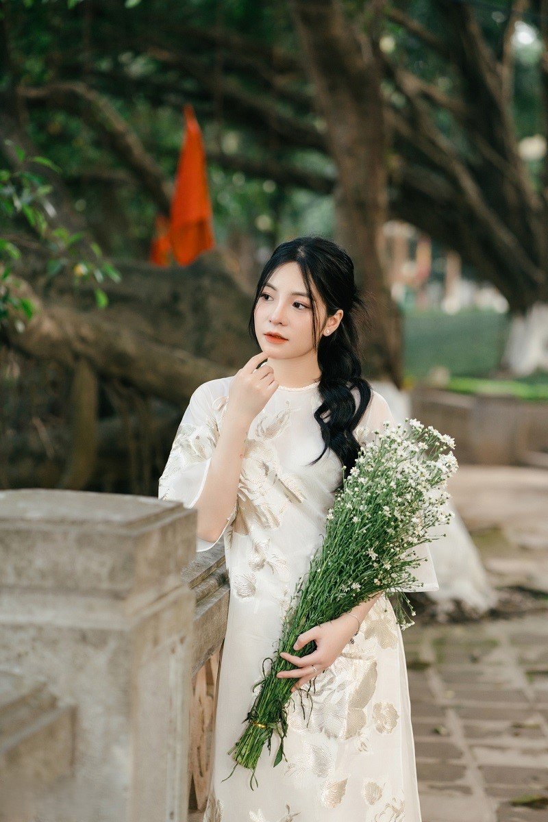 ảnh gái xinh mặc áo dài trắng cực đẹp