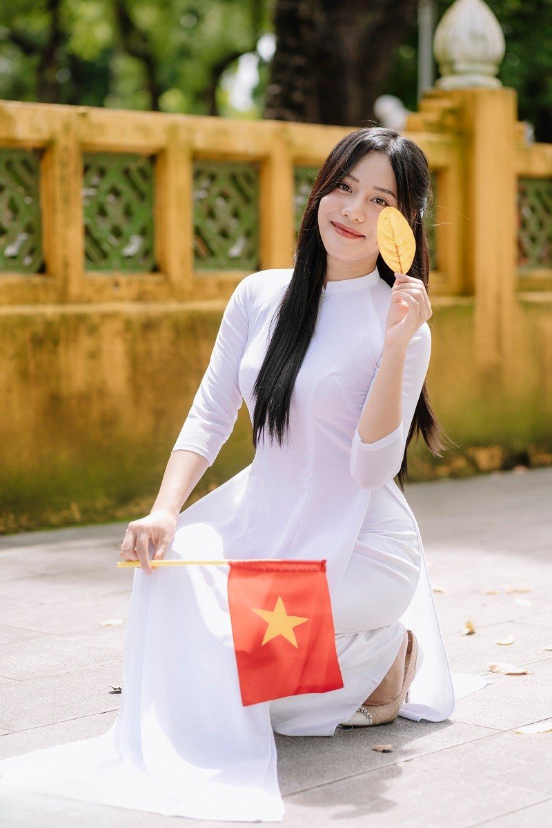 ảnh gái xinh mặc áo dài trắng sexy