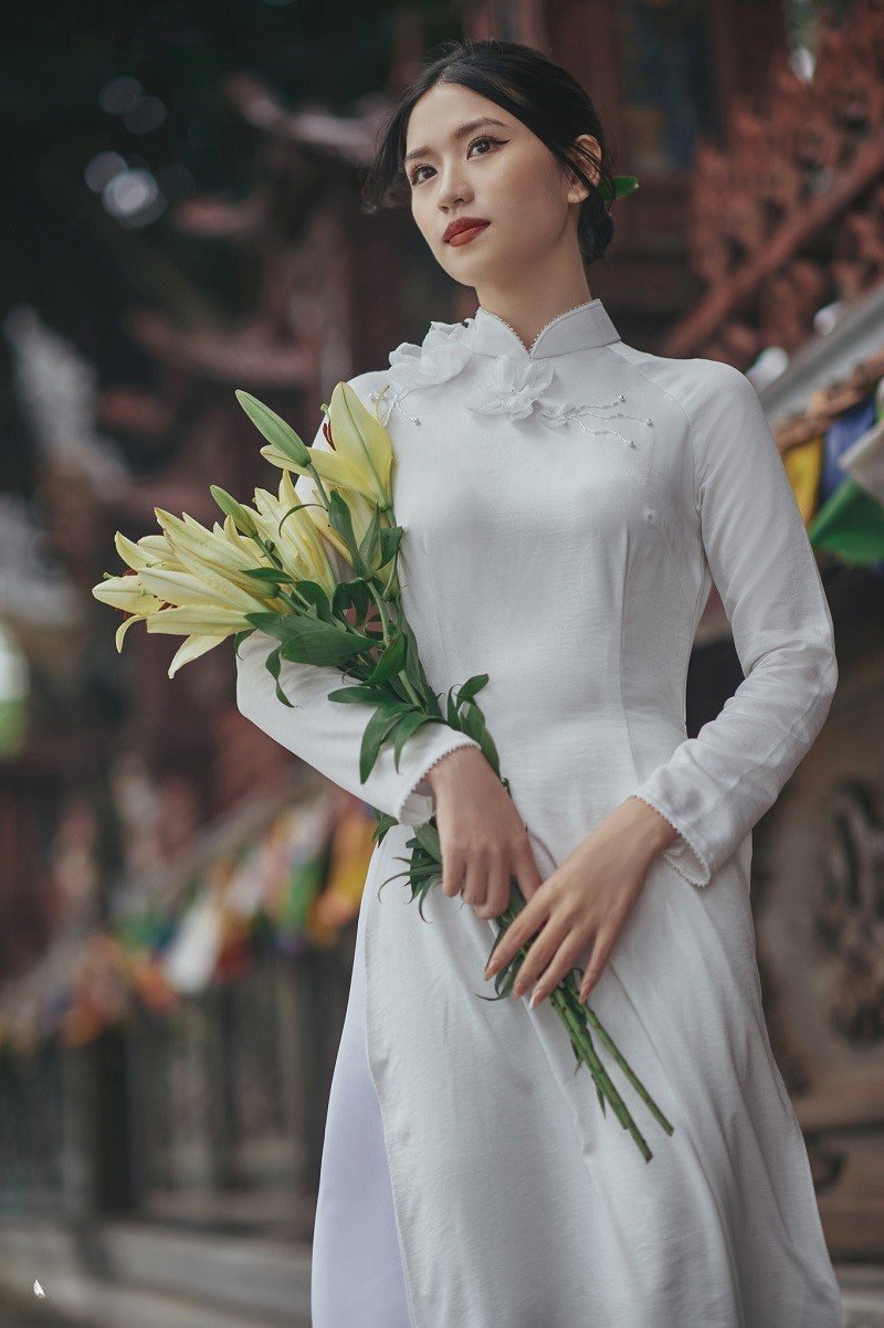 ảnh gái xinh mặc áo dài trắng