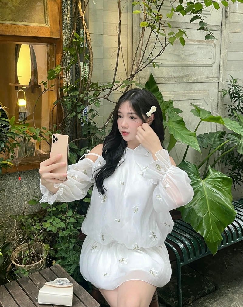 ảnh gái xinh mặc váy trắng đẹp