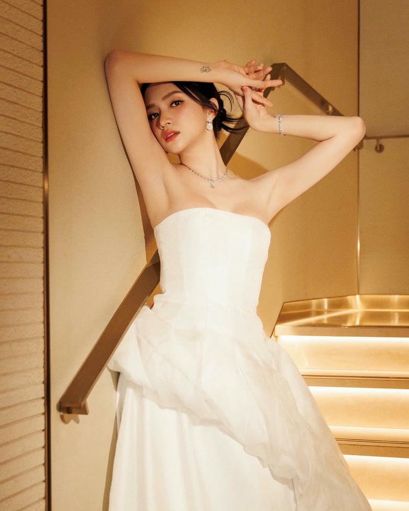 ảnh gái xinh mặc váy trắng sexy
