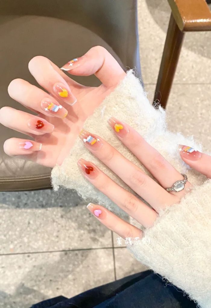 ảnh nail cầu vồng đáng yêu