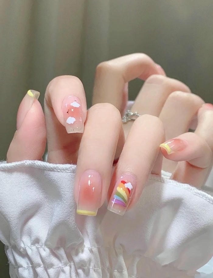 ảnh nail cầu vồng dễ thương