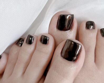 Top 118+ mẫu nail chân màu đen đơn giản dễ phối đồ