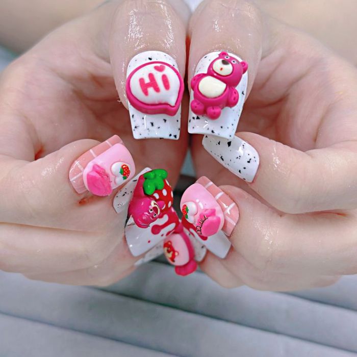 ảnh nail gấu dâu