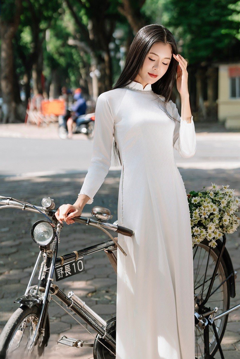 gái xinh mặc áo dài trắng