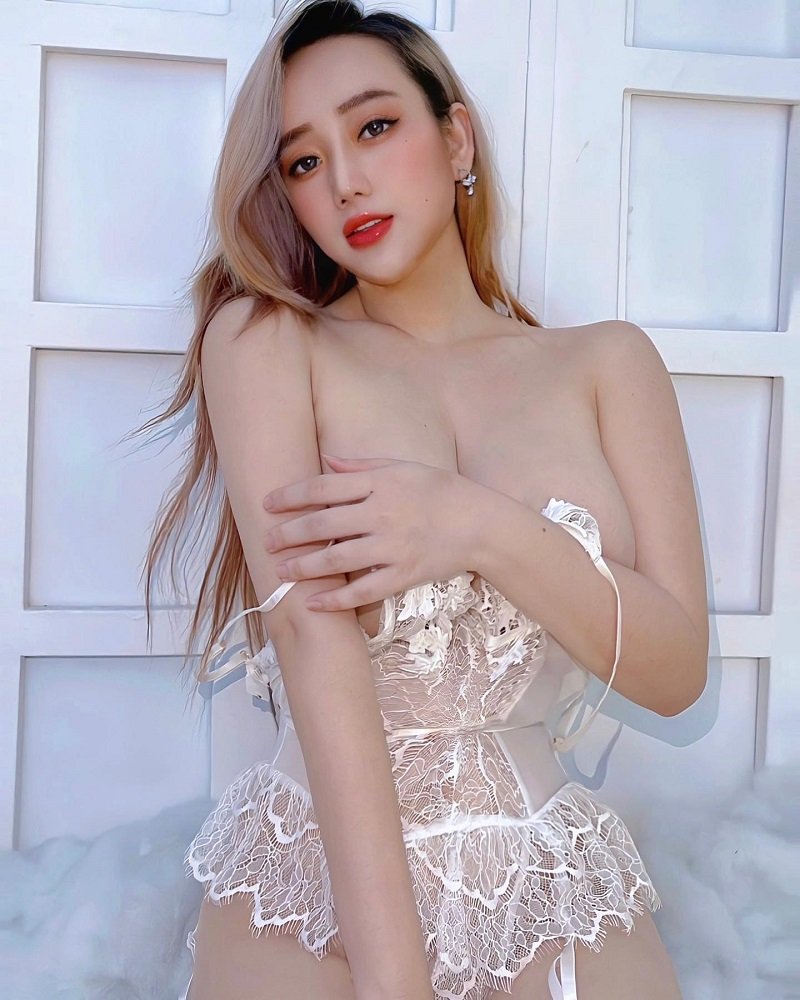 hình Chu Uyên Phương dáng ngon
