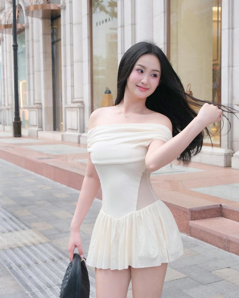 hình ảnh gái xinh mặc váy trắng gợi cảm