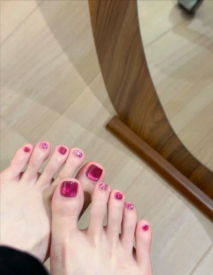 hình ảnh nail chân mắt mèo hồng xinh