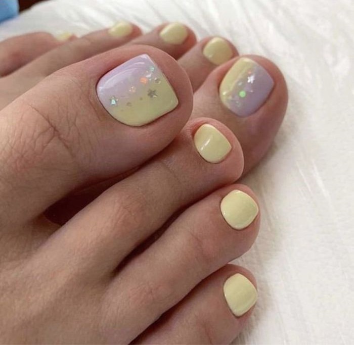 hình ảnh nail chân màu vàng đẹp xinh