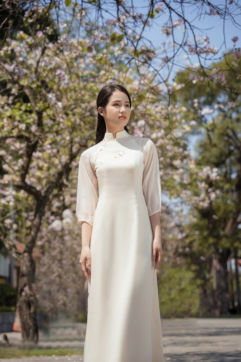 hình gái xinh mặc áo dài trắng quyễn rũ