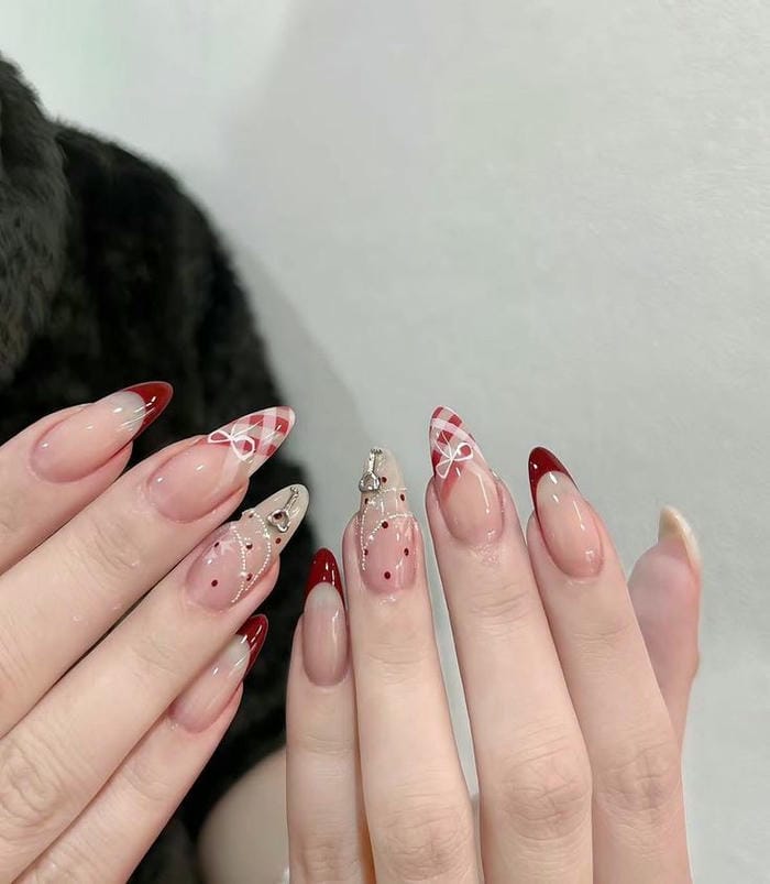 hình nail caro đáng yêu