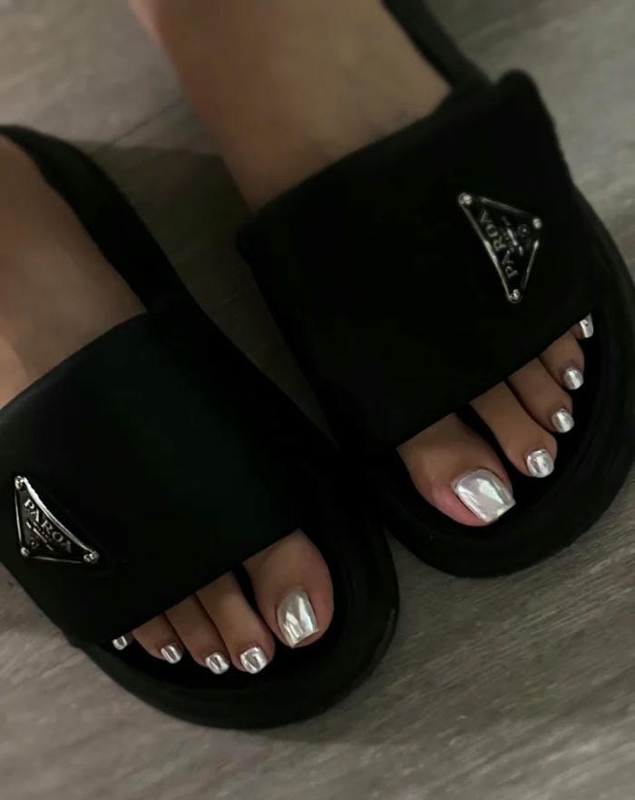 hình nail chân trắng gương ngầu