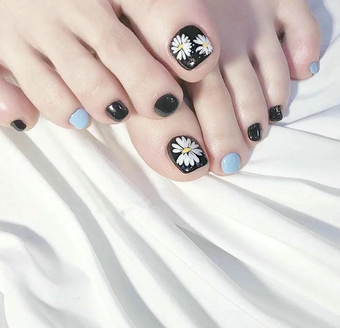 hình nail chân vẽ hoa xinh