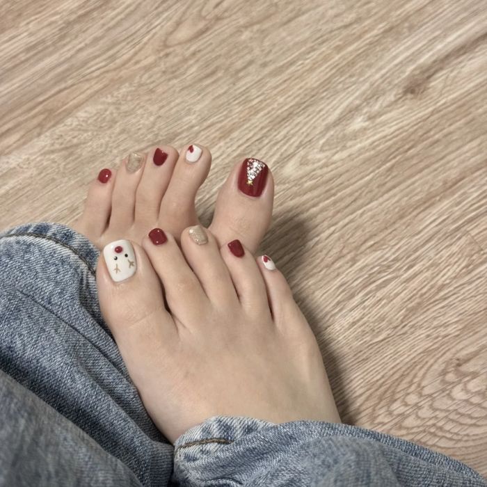 hình nail chân vẽ hoạt hình cute