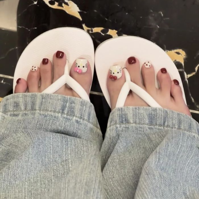 hình nail chân vẽ hoạt hình đáng yêu