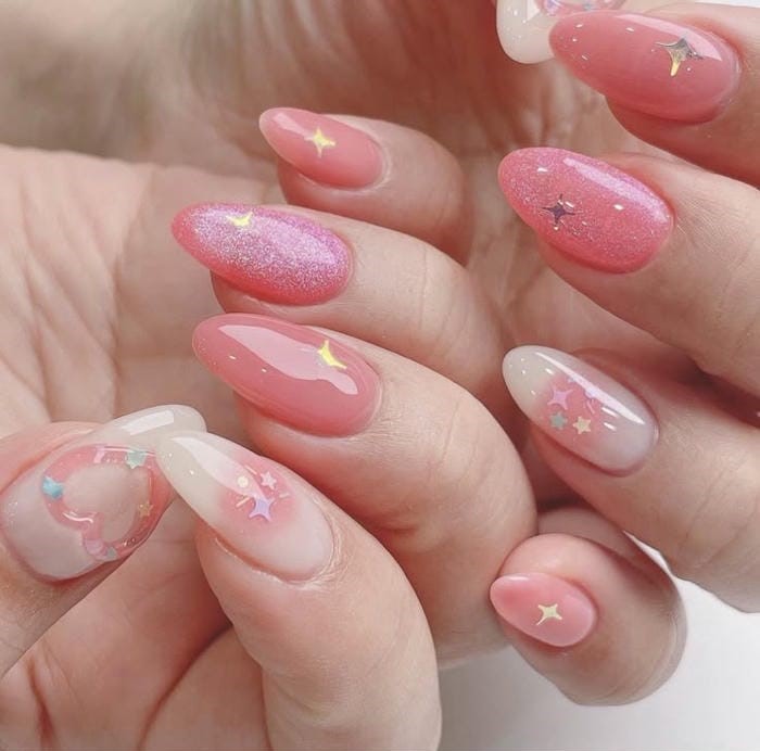 hình nail chụp kỷ yếu đẹp cute hồng