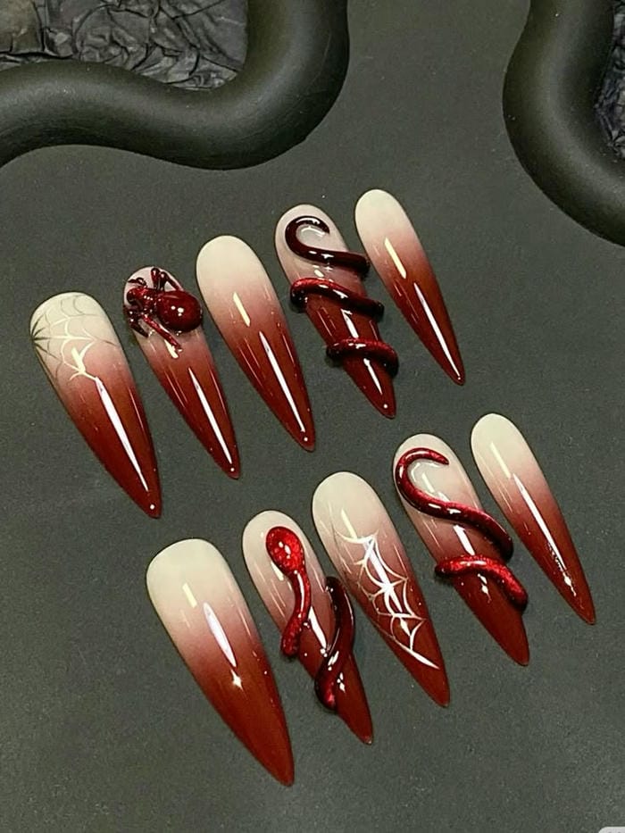 hình nail con rắn đỏ