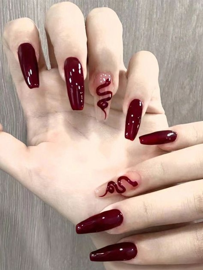 hình nail con rắn sang chảnh