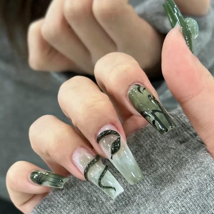 hình nail con rắn siêu ngầu