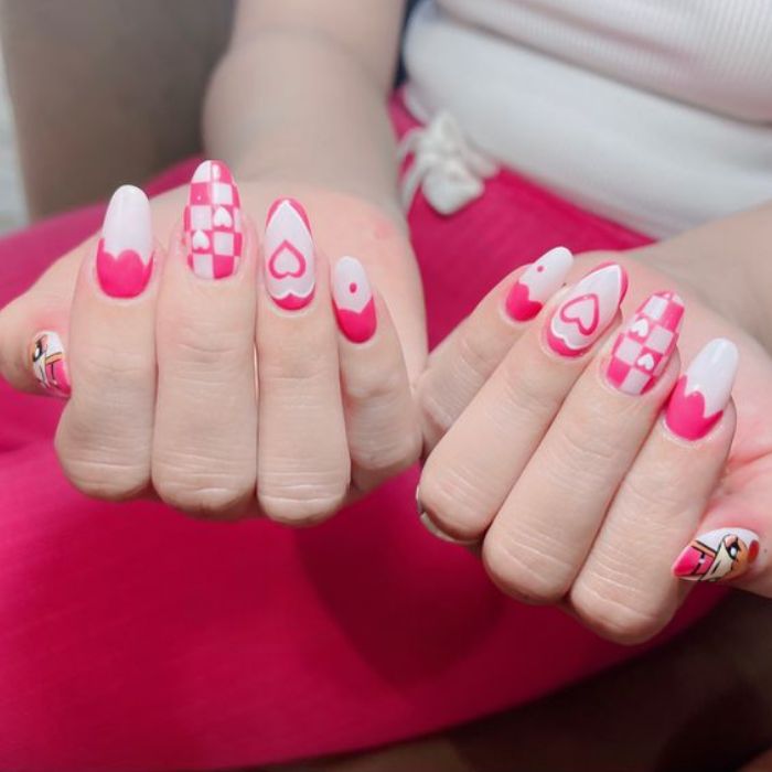 hình nail gấu dâu đẹp nhất