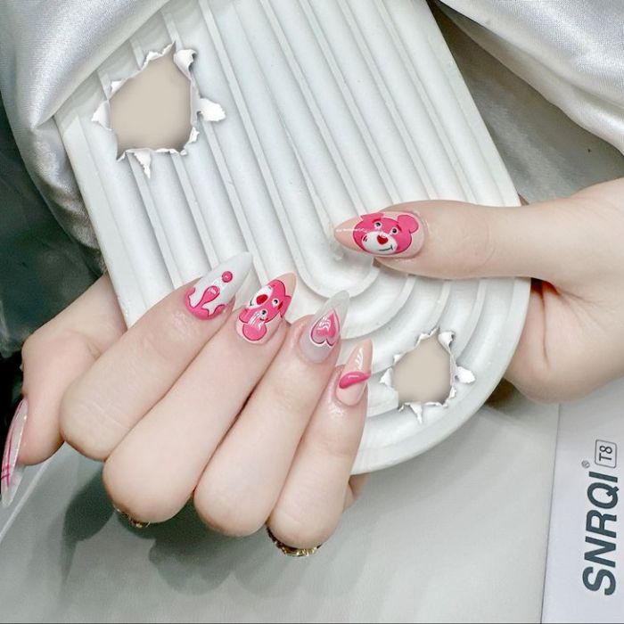 hình nail gấu dâu siêu đẹp