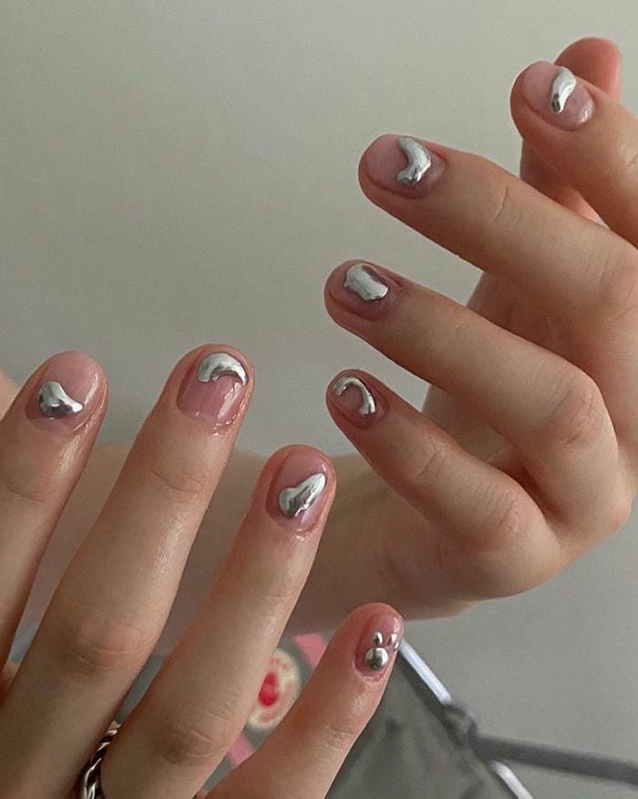 hình nail màu bạc ngầu