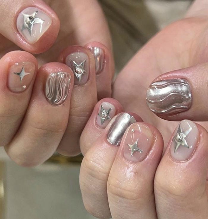 hình nail màu bạc siêu ngầu