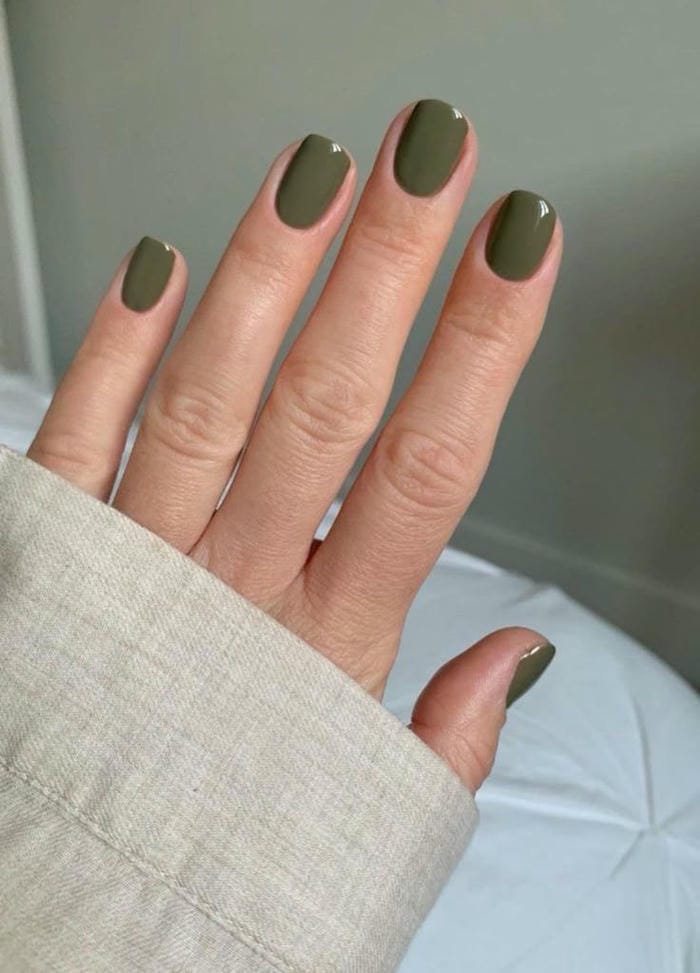 hình nail màu xanh lá ngầu