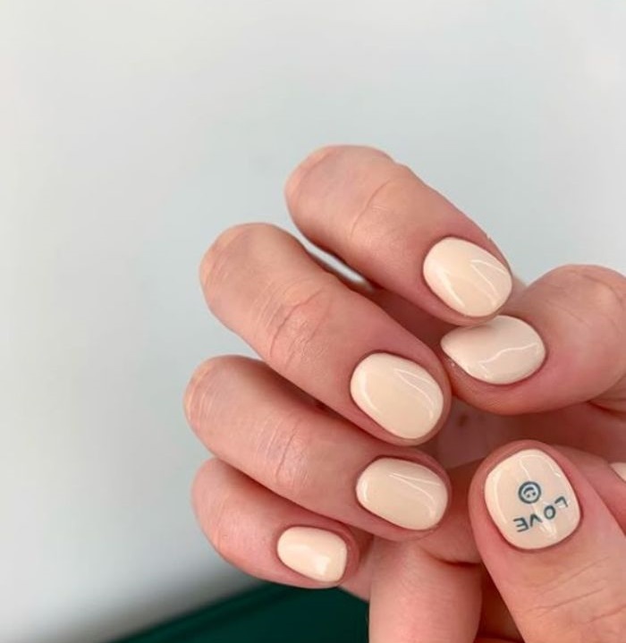 hình nail trắng dễ thương