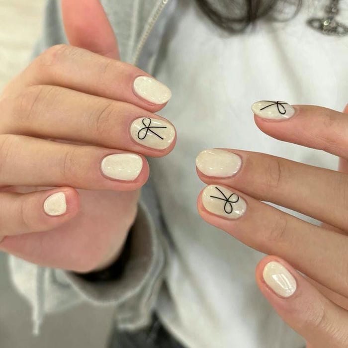 hình nail trắng đẹp sang