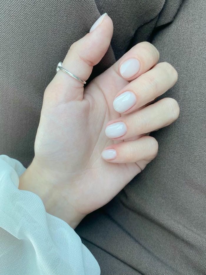 hình nail trắng ngầu đẹp