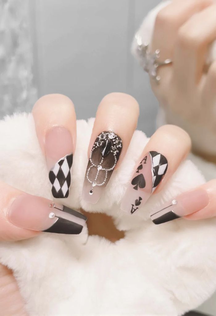 nail bộ bài ngầu nhất