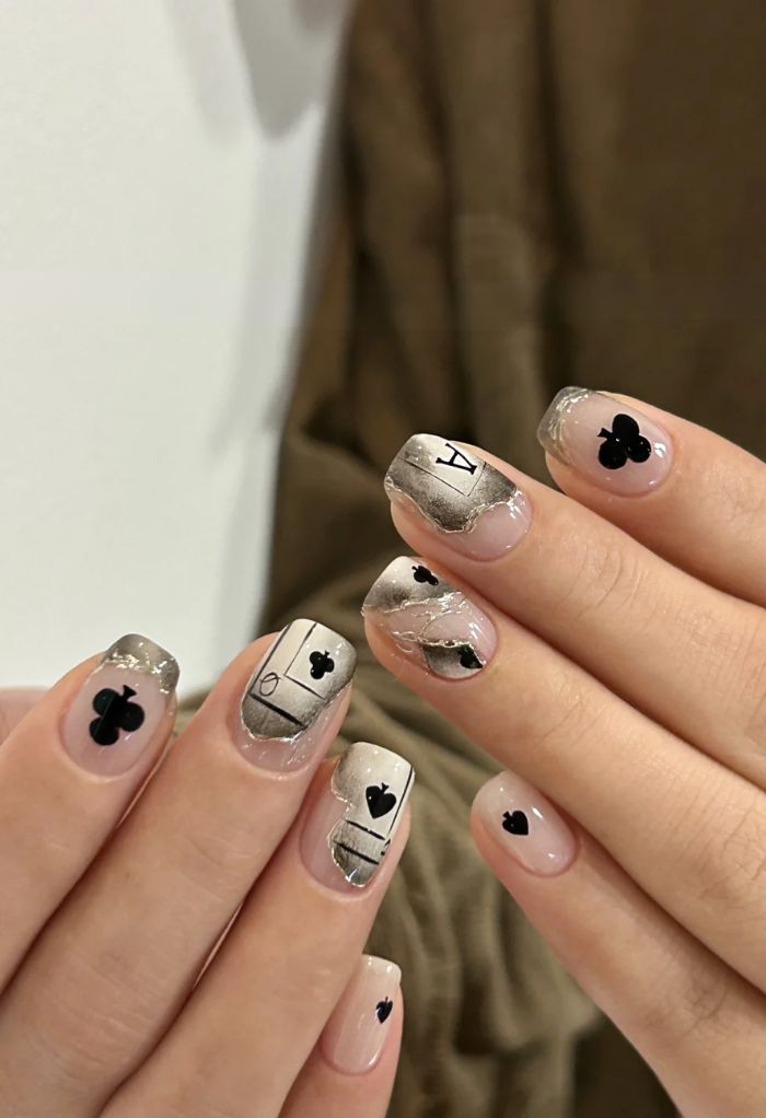 nail bộ bài siêu ngầu