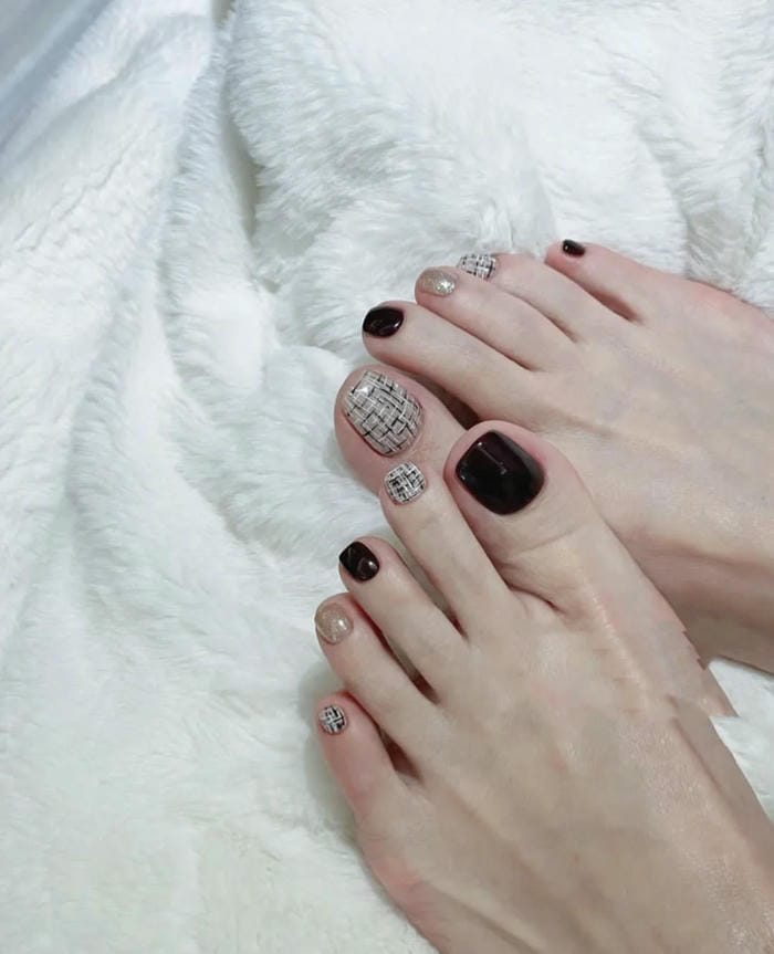 nail chân chanel