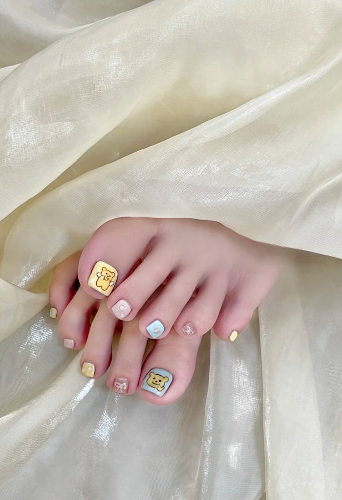 nail chân hình gấu đơn giản