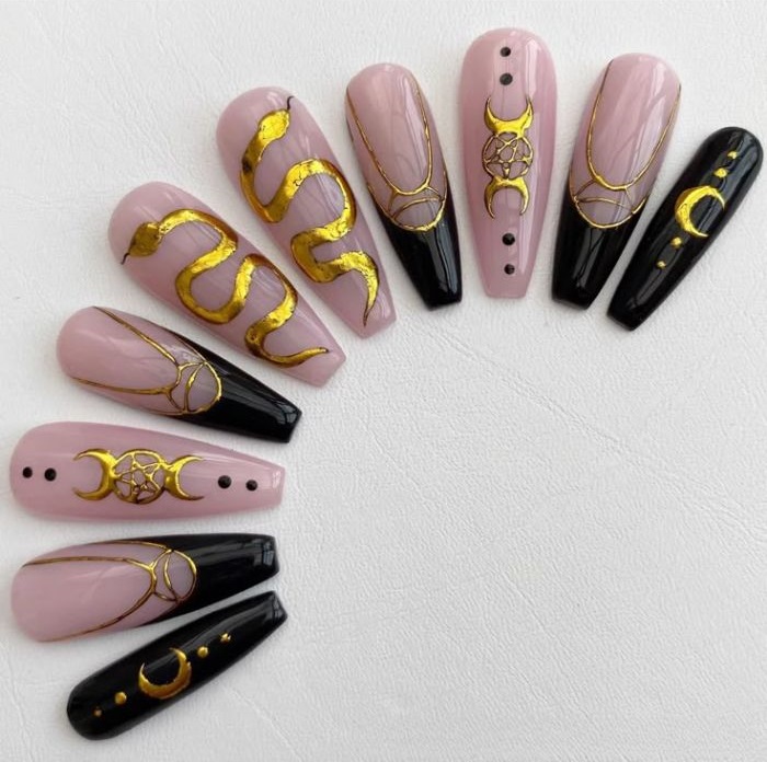 nail con rắn ngầu lòi