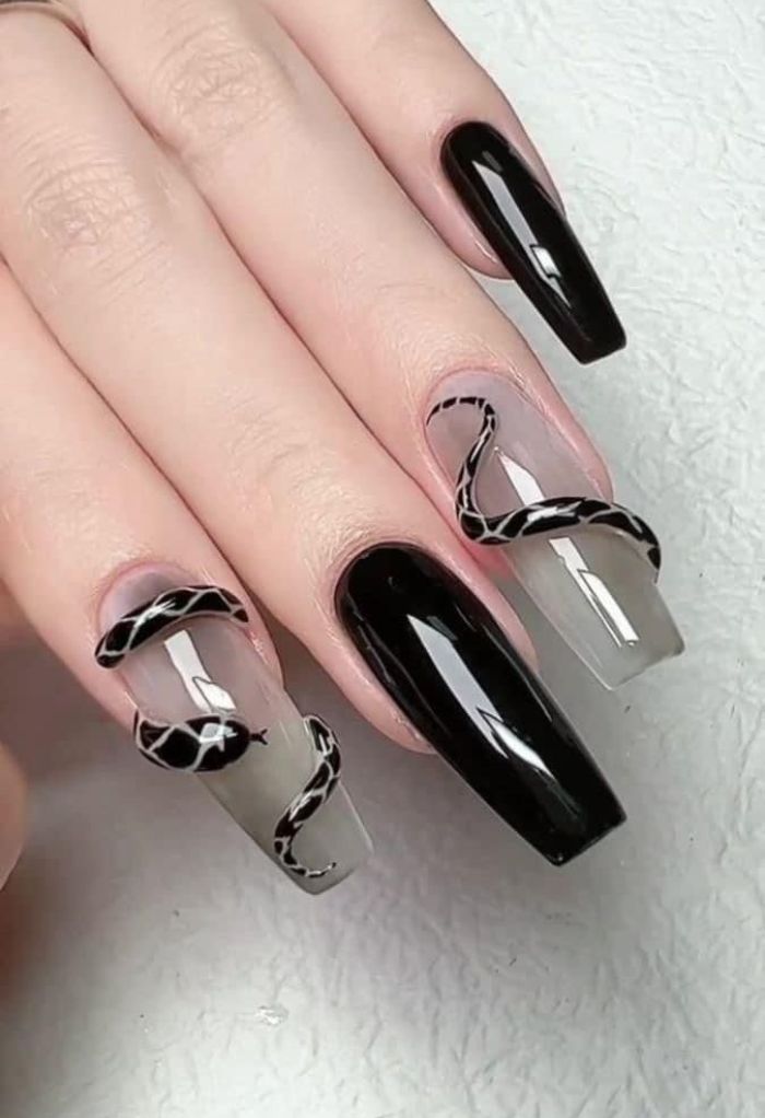 nail con rắn sang chảnh