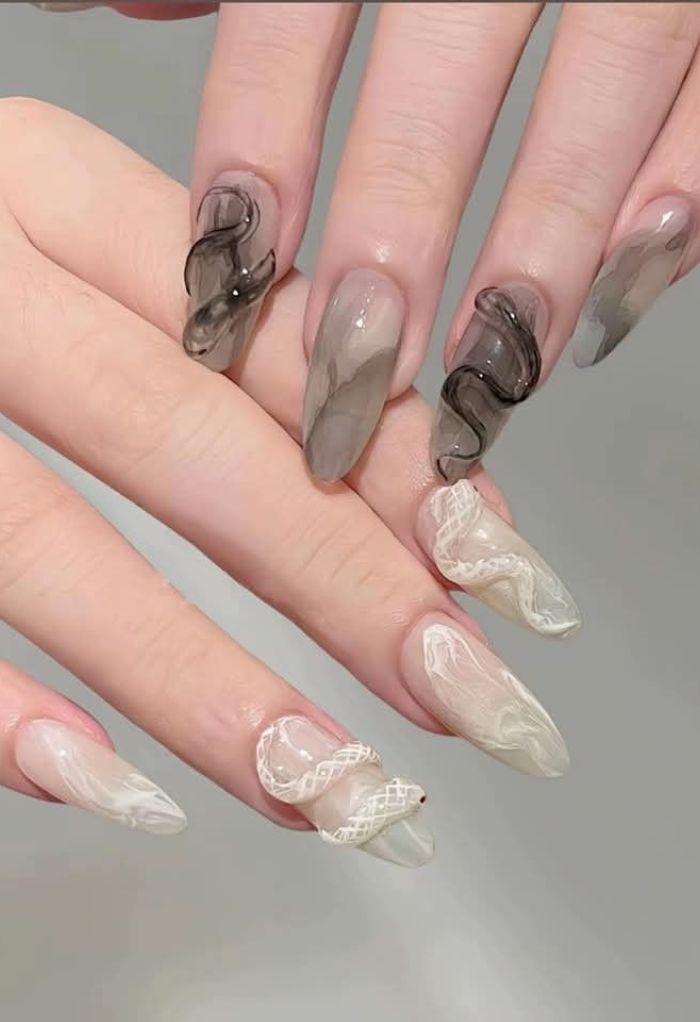 nail con rắn siêu ngầu