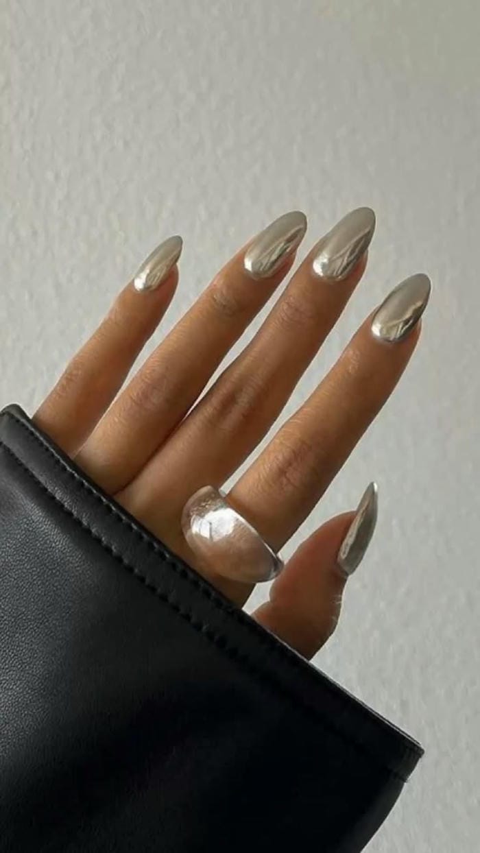 nail màu bạc đẹp nhất