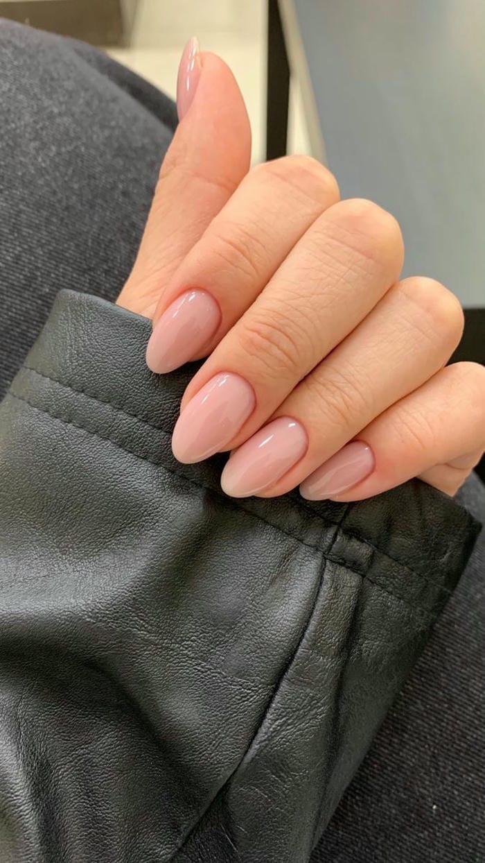 nail màu nude đáng yêu