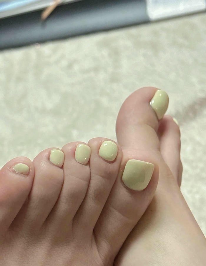 hình nail chân màu kem cực đẹp