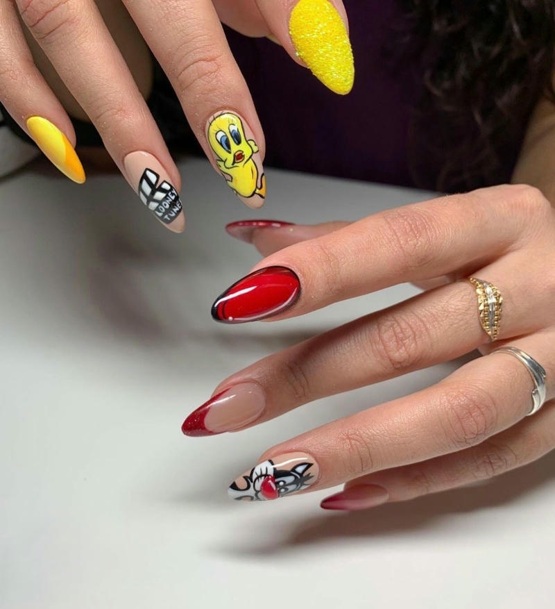 hình nail móng nhọn tròn