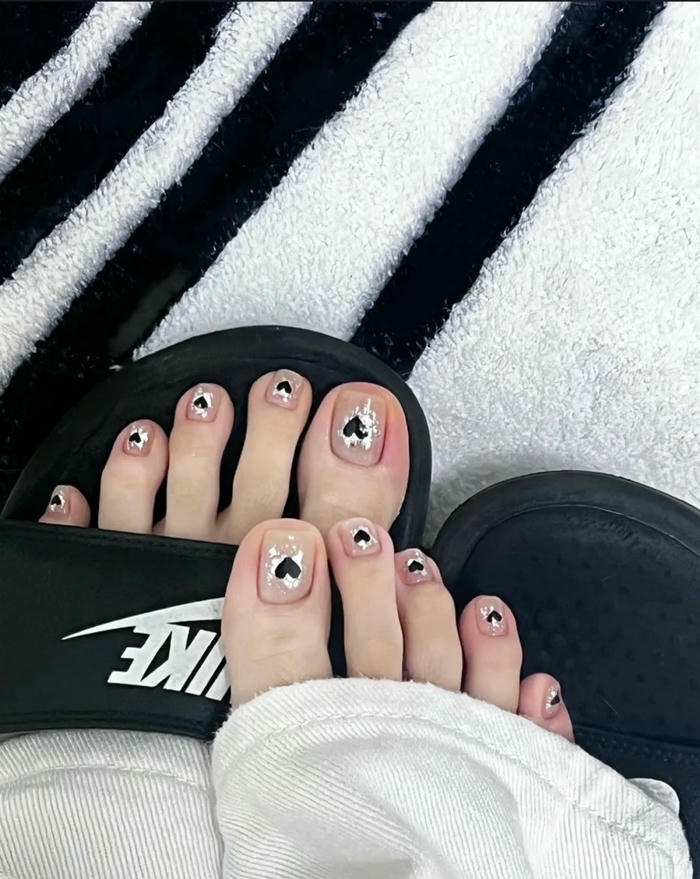 mẫu nail chân hàn quốc hiện đại