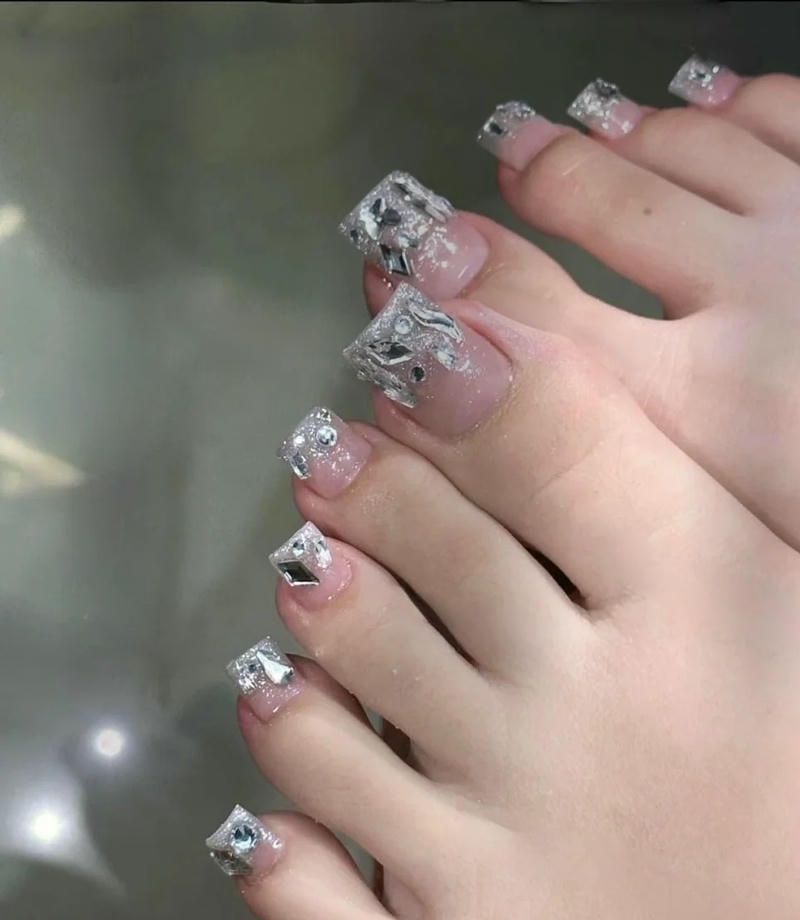 nail chân đính đá cho móng chân dài