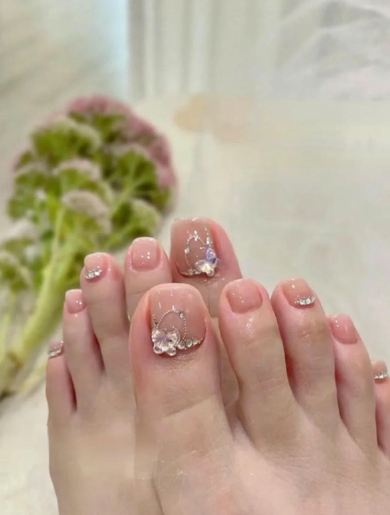 nail chân đính đá đơn giản