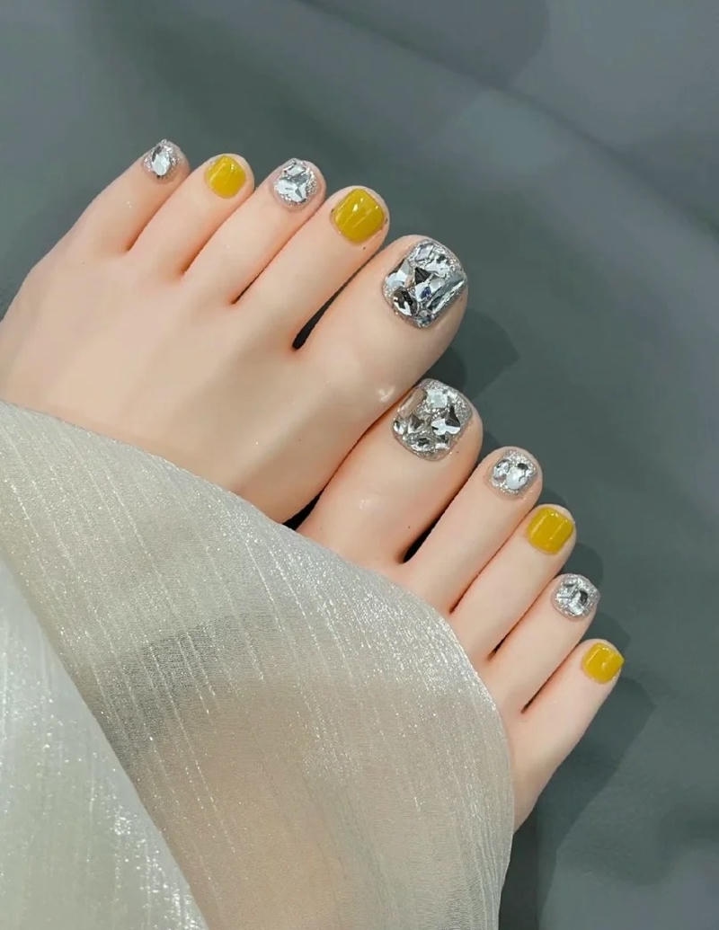 nail chân đính đá siêu đẹp