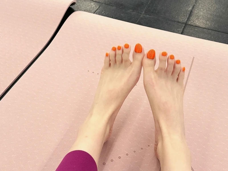 nail chân màu cam mơi snhaats