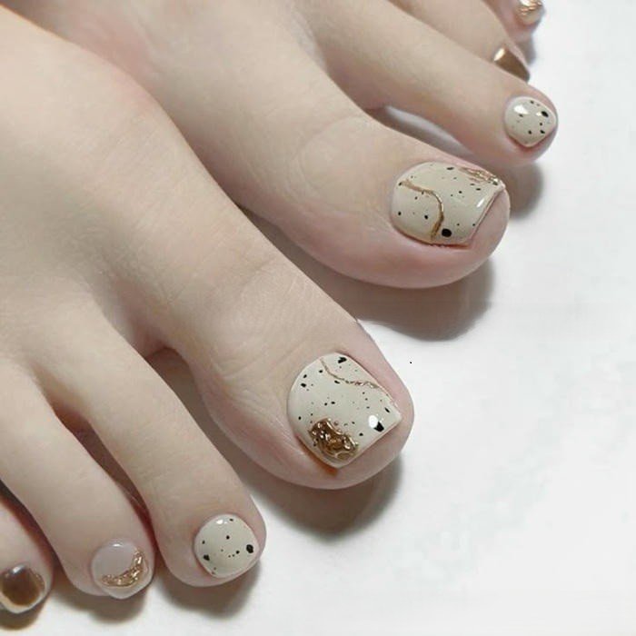 nail chân màu kem đẹp cực