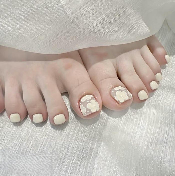 nail chân màu kem đẹp